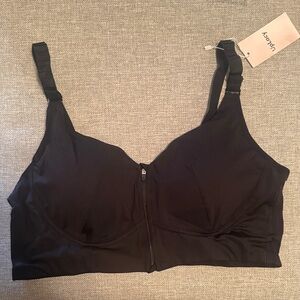 Stylish Black Front-Zip Bra